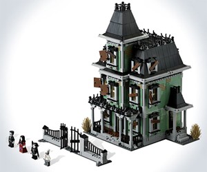 LEGO Haunted House