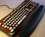 Dual iPhone-PC Keyboard