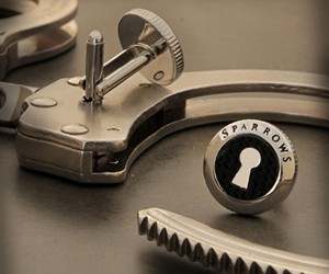 Uncuff Links