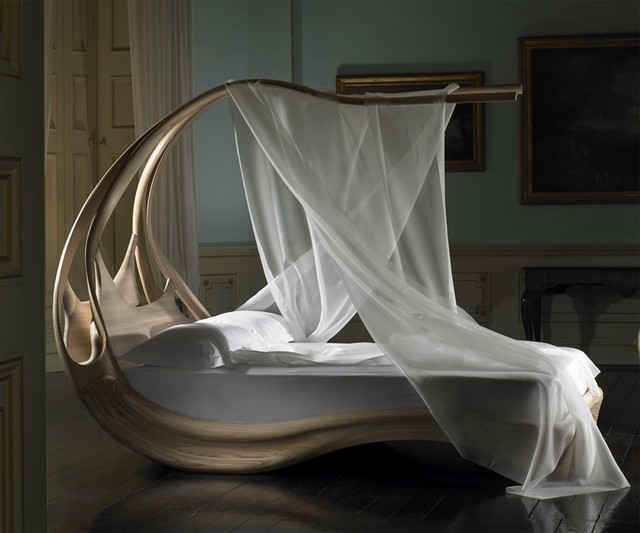 Enignum Wooden Canopy Bed