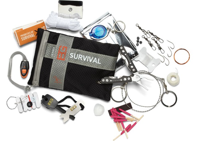 Bear Grylls Ultimate Survival Kit