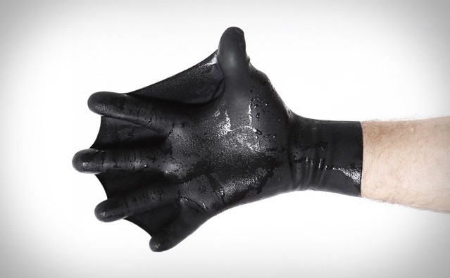 Darkfin Gloves