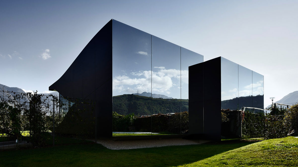 Mirror Houses Mirror Houses