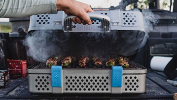 NOMAD Briefcase Grill & Smoker