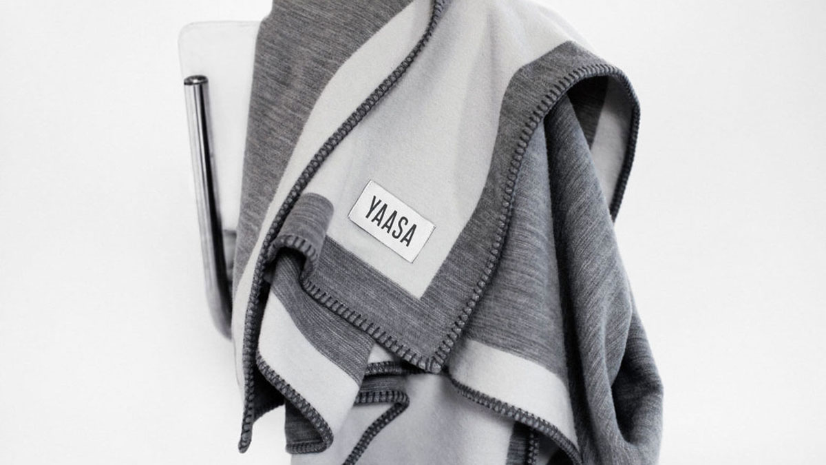 Yaasa Infinity Blanket with Celliant Tech Yaasa Infinity Blanket with Celliant Tech