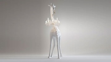 Life-Size Baby Giraffe Holding a Chandelier Light Life-Size Baby Giraffe Holding a Chandelier Light