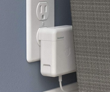 Blockhead Side-Facing Apple Plug Blockhead Side-Facing Apple Plug
