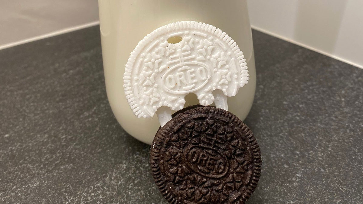 The Delightful Dunker for Cookies & Milk The Delightful Dunker for Cookies & Milk