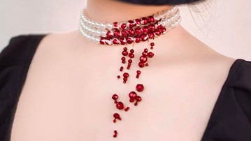 Dripping Blood Pearl Necklace
