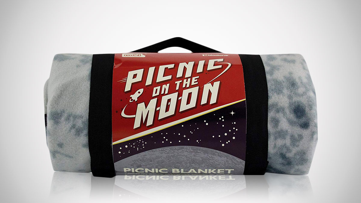 Picnic on The Moon Throw Blanket Picnic on The Moon Throw Blanket