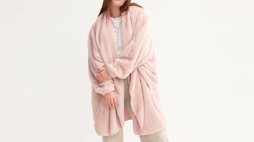 UnHide Shleepy Faux Fur Wearable Blanket UnHide Shleepy Faux Fur Wearable Blanket