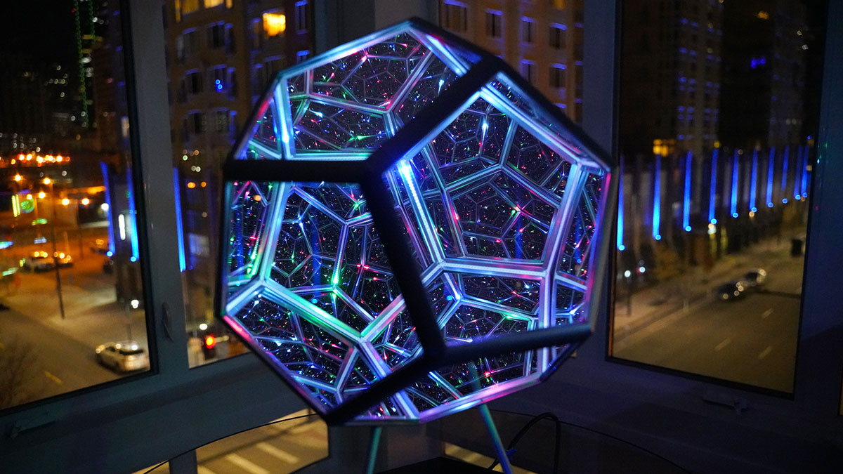 DeepLight 12 - Infinity Mirror LED Dodecahedron DeepLight 12 - Infinity Mirror LED Dodecahedron