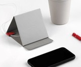Ziistle Triangle Foldable Wireless Qi-Certified Charger