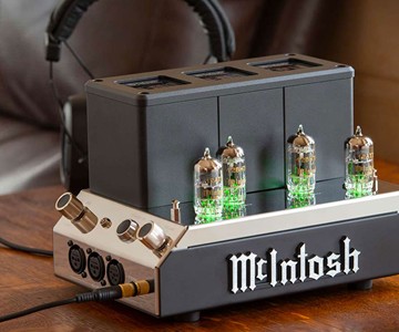 McIntosh MHA200 Vacuum Tube Headphone Amplifier McIntosh MHA200 Vacuum Tube Headphone Amplifier