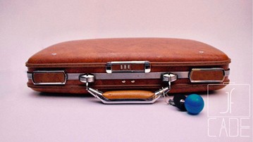 Retro-Inspired Portable Briefcase Arcades Retro-Inspired Portable Briefcase Arcades