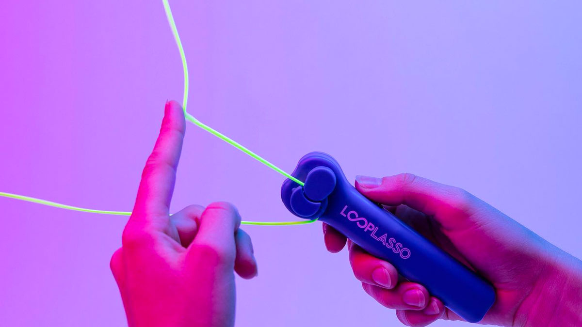 Loop Lasso Glow-in-the-Dark String Shooter Loop Lasso Glow-in-the-Dark String Shooter