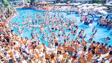 Splash Bash: Essential Pool Party Supplies Splash Bash: Essential Pool Party Supplies