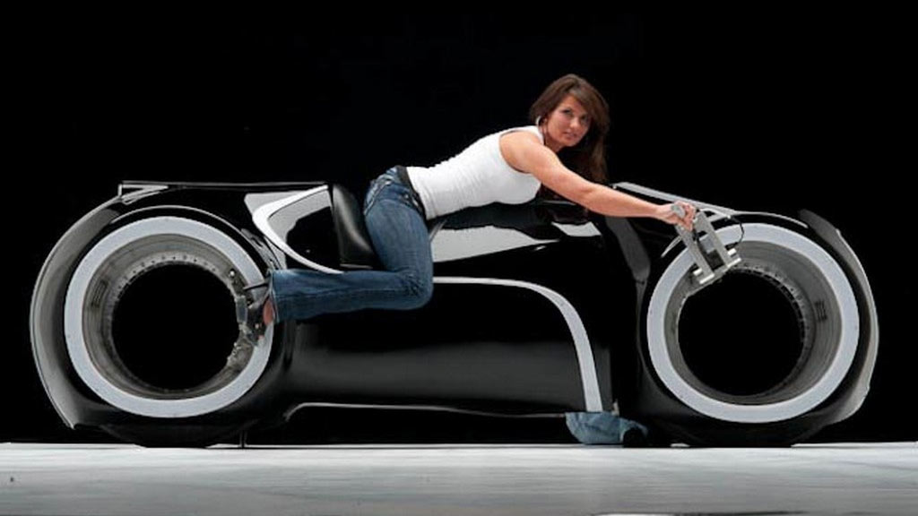 The TRON Light Cycle-4171 The TRON Light Cycle-4171
