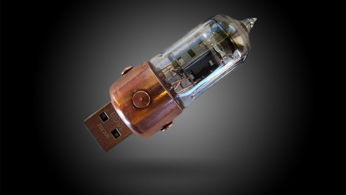 Pentode Radio Tube USB Flash Drive Pentode Radio Tube USB Flash Drive