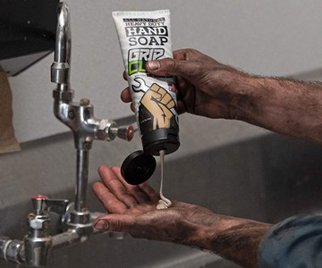 Grip Clean Dirt-Infused Heavy Duty Hand Cleaner Grip Clean Dirt-Infused Heavy Duty Hand Cleaner