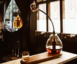 Pours Bowing, Auto-Pouring Decanter