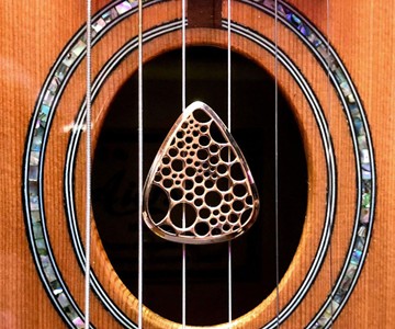 Hringpoki Guitar Pick Hringpoki Guitar Pick