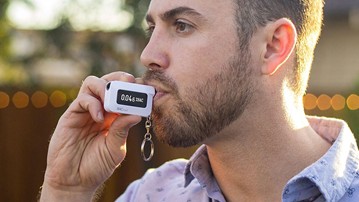 BACtrack C6 Keychain Breathalyzer BACtrack C6 Keychain Breathalyzer