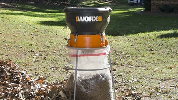 Falling Leaves: WORX Electric Leaf Mulcher Falling Leaves: WORX Electric Leaf Mulcher