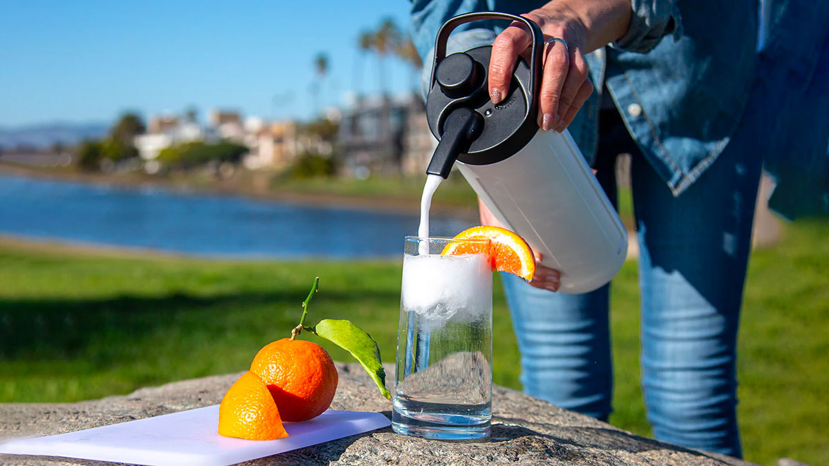 uKeg Twist Portable Seltzer Maker & Dispenser uKeg Twist Portable Seltzer Maker & Dispenser