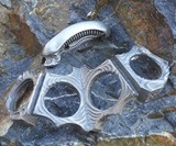 Xenomorph Folding Brass Knuckle Ring