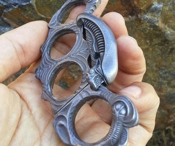 Xenomorph Folding Knuckle Duster Ring Xenomorph Folding Knuckle Duster Ring