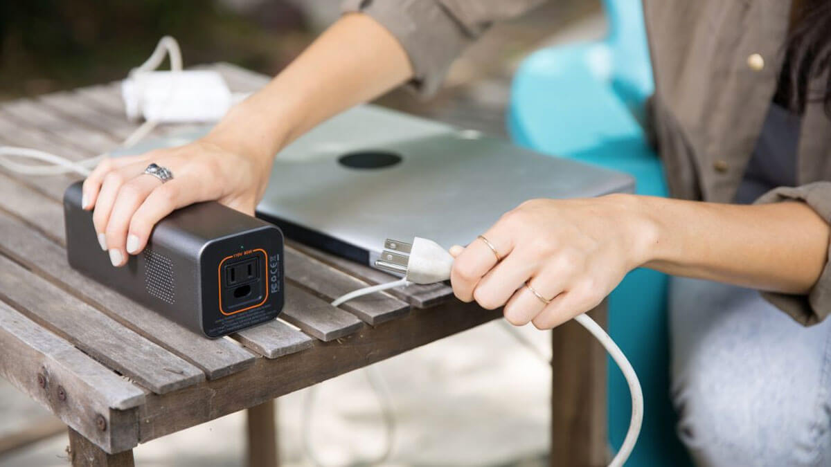 PowerBar - Portable AC Power Outlet PowerBar - Portable AC Power Outlet