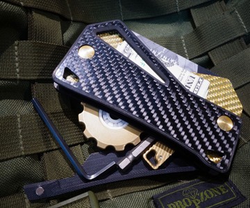 Arceo Wallet & Magnetic Carry System