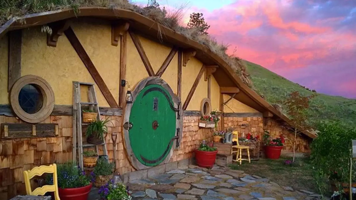 Hobbit Hole Vacation Rental
