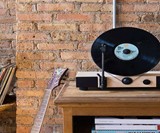 Floating Record Vertical Turntable