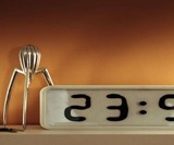 Rhei Liquid Display Clock