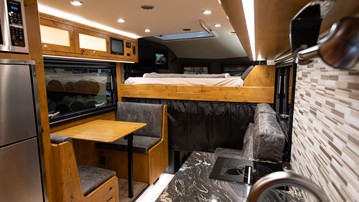EarthRoamer LTi with Carbon Fiber Camper