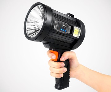 Victoper 200,000-Lumen Spotlight Victoper 200,000-Lumen Spotlight