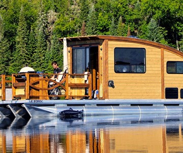 Le Koroc Tiny House Boat