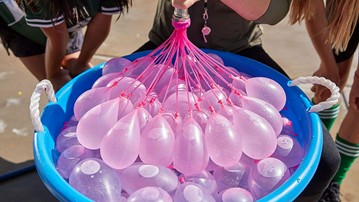 Bunch O Balloons - 100 Water Balloons in 1 Minute Bunch O Balloons - 100 Water Balloons in 1 Minute