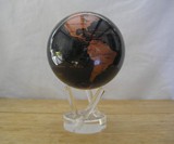 Sun-and-Earth-Powered Globes