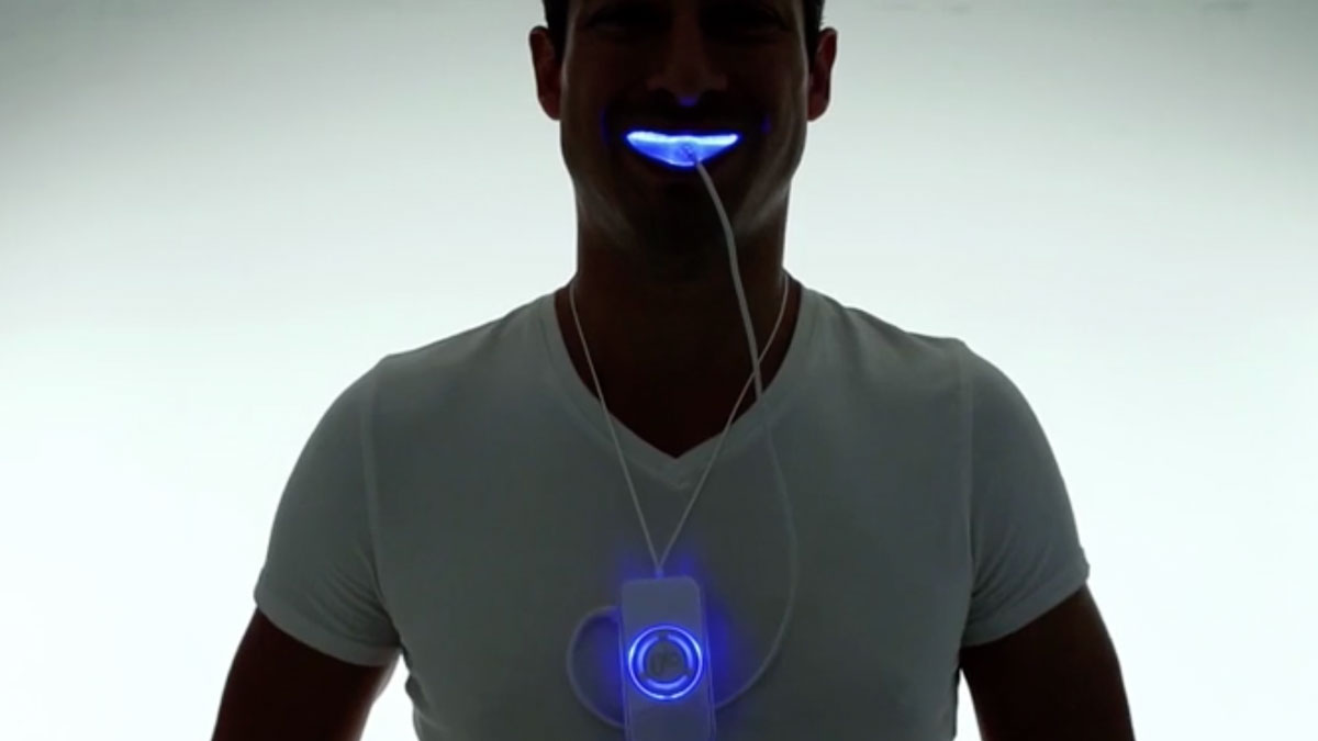 GLO Brilliant Teeth Whitening Device GLO Brilliant Teeth Whitening Device