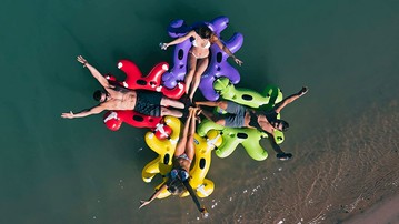 Fluzzle Interlocking Float Tubes Fluzzle Interlocking Float Tubes