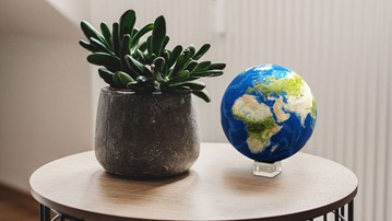 EARTH: An Immersive AR Experience EARTH: An Immersive AR Experience