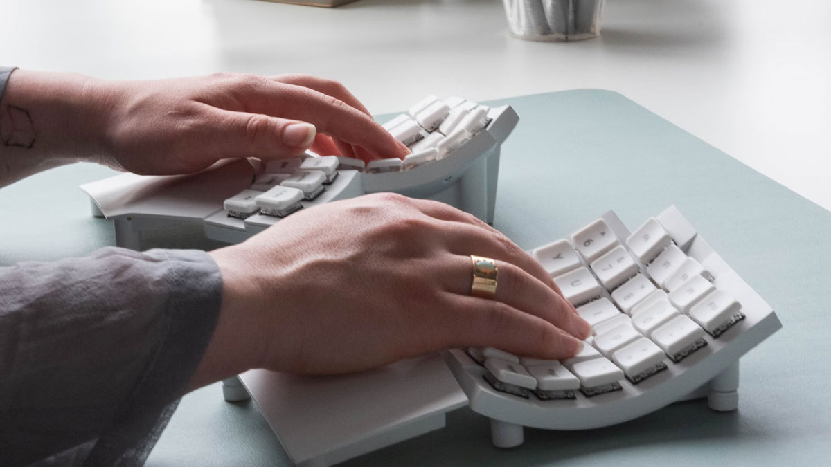 Glove80 Ergonomic Keyboard Glove80 Ergonomic Keyboard