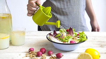 The Hand Juicer: Lemoniere Watering Can Citrus Juicer