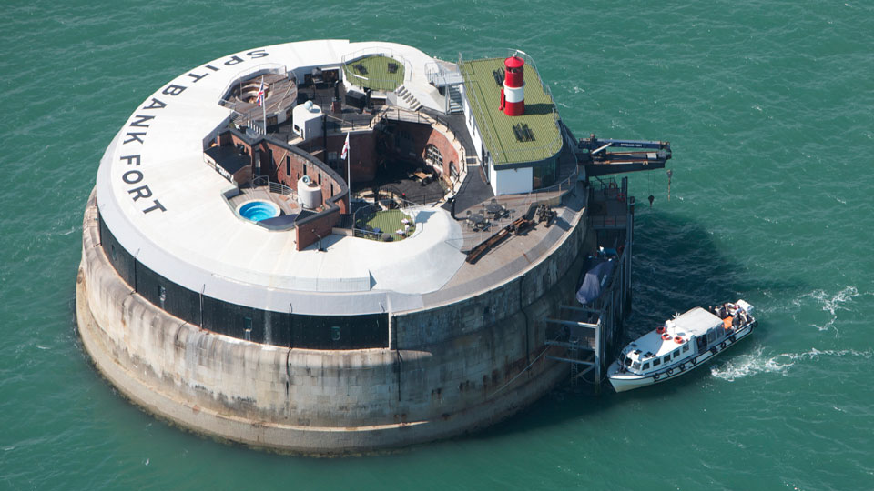Spitbank Fort Luxury Floating Retreat Spitbank Fort Luxury Floating Retreat