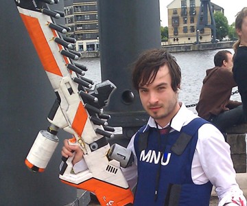 District 9 Prawn Rifle & Claw