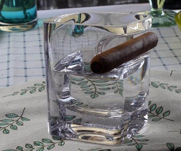 Whiskey Glass with Cigar Holder Whiskey Glass with Cigar Holder