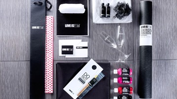 Love is Art - Roll in the Hay Paint Kit